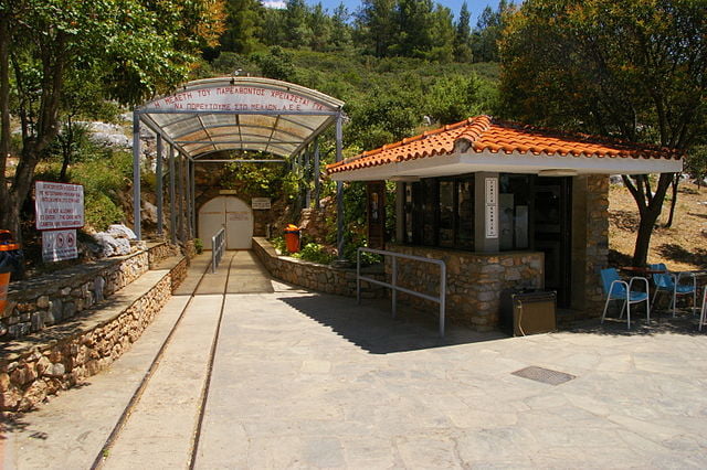 Petralona Höhle - der Eingang